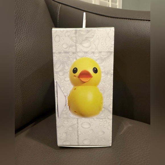 Bluetooth Yellow Duck Shower Speaker - Picture 4 of 4